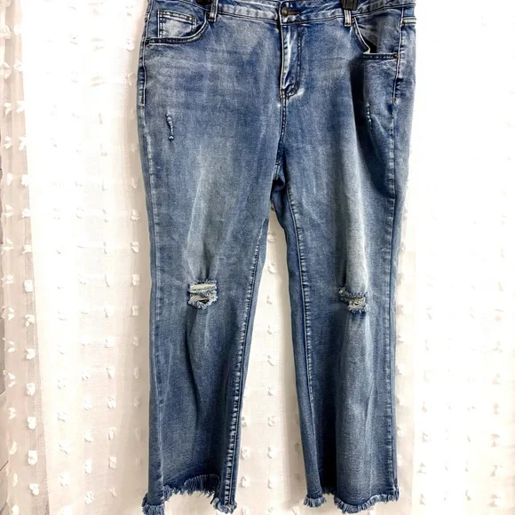 Like New XXL Crop Flare Jeans High Waist Rip Distressed Wide Leg Stretch Raw Hem - Picture 11 of 11